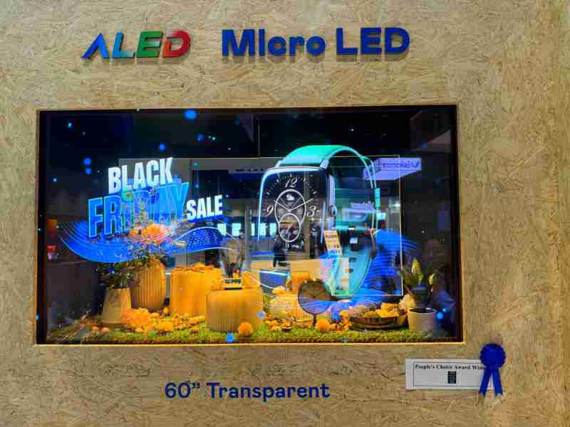 人生就是博60吋高透明度Micro LED显示器获”最佳Micro LED技术应用奖”，，，，将Micro LED面板透明化之设计特性极致发挥，，，，以可扩展性无缝拼接技术打造，，，具备600 nits全画面亮度、、、大于60%穿透率及超过NTSC 110%的优异广色域表现，，可依需求灵活应用于各种场域